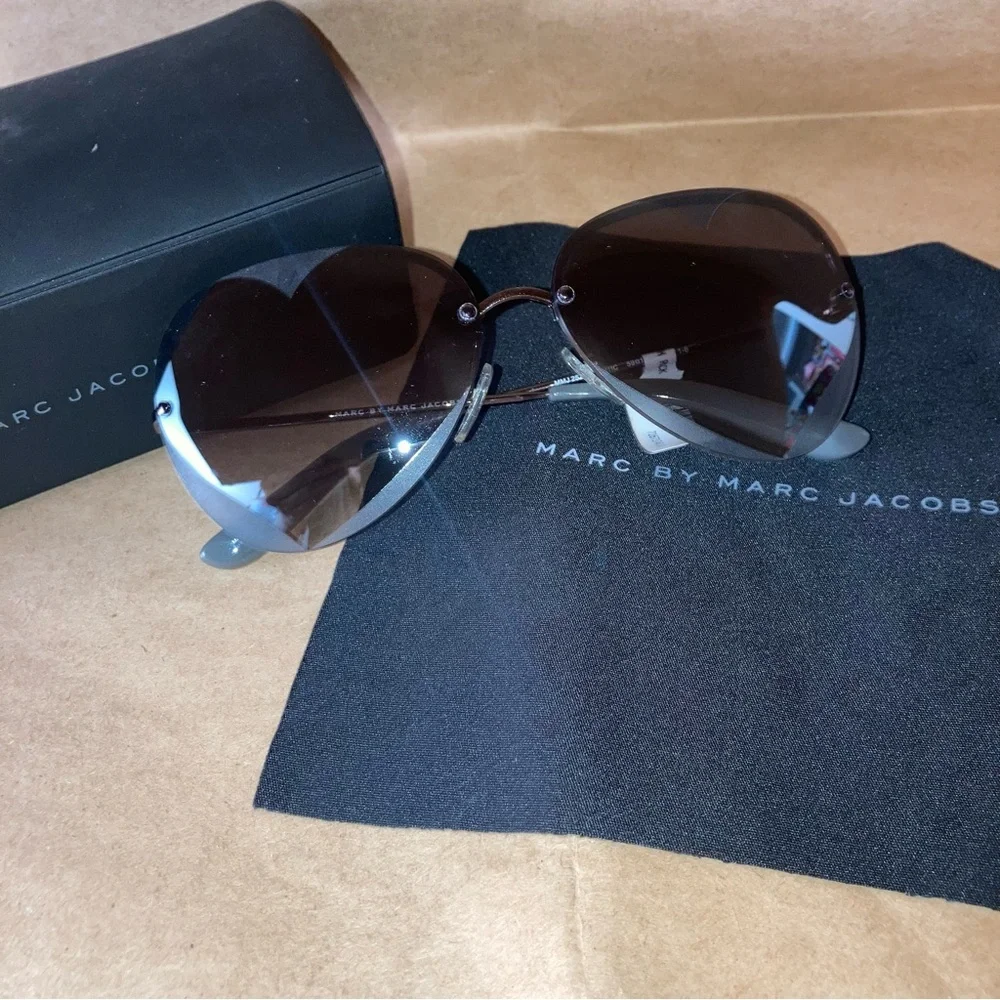 Marc jacobs heart sunglasses